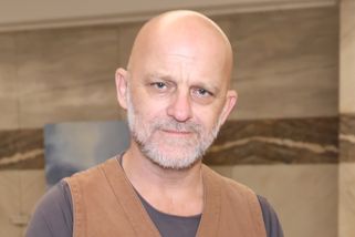 Opustil rodinu kvůli vášni: Zamilovaný Hynek Čermák slaví 53. narozeniny