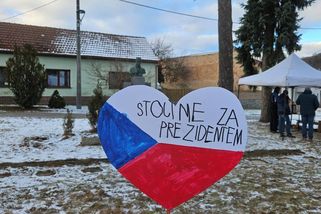 Ochoz u Brna stála u prezidenta za prezidentem a ještě k tomu stihla koláč - Médium.cz