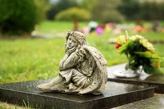 Očima starý holky: Myslíte na budoucnost? A máte už hrob? - Proženy.cz