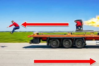 Důkaz Galileovy relativity v praxi. Youtuber se nechal vystřelit z náklaďáku jedoucího rychlostí 80 km/h