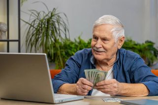 Poznatsvět | Nejvyšší v Česku vyplácený důchod je téměř 250 tisíc Kč měsíčně. Dnes je nemožné takové částky dosáhnout