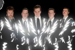 The Hives milují béčkové horory. Po jedenácti letech se vrací jako démoni