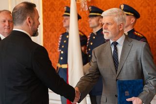 Prezidentova povolební role skončila až nyní. Válku s vládou nezačal - Médium.cz