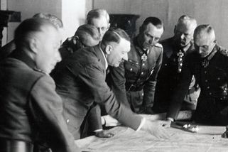 Druhá světová válka bez Adolfa Hitlera: Co kdyby byl atentát v roce 1944 úspěšný - Médium.cz