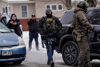 ICE nestíhá provádět prověrky nových rekrutů - Novinky