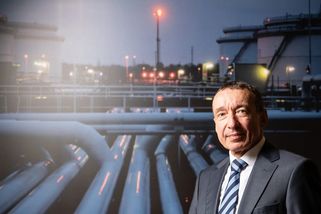 Zbavil Česko závislosti na ruské ropě. Přesto dostal šéf MERA od Schillerové vyhazov