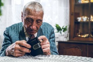 Dalibor Martínek: Kdy už dají důchodci nadechnout mladé generaci? Babiš živí jejich hořkost