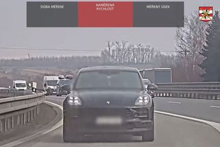 Cizinec v Porsche se hnal po D1 u Brna dvoustovkou - Novinky