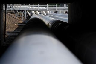 Ukrajina opět posunula termín obnovení dodávek ropy - Novinky