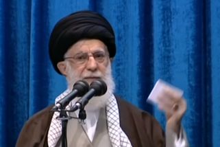 Íránský vůdce Chameneí je mrtvý, našlo se tělo, ře...