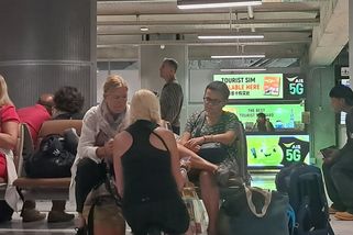 Češi nemohou zpátky domů ani z Thajska, uvěznily je zavřené letové zóny - Novinky