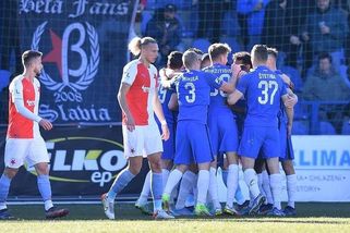 Liga dumá nad trávníky. Proč se hraje na oraništích a ke světu jen vzhlížíme? A jaká se nabízejí řešení? - Sport.cz