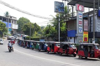 Letenky při návratu z Asie teď stojí i přes 60 tisíc korun - Novinky