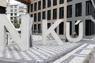 Prezidentská kancelář za Zemana porušovala předpisy, ukázal NKÚ - Novinky