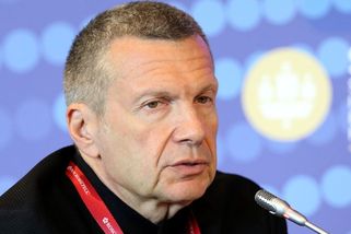 Ruský propagandista Solovjov má malér. Omylem prozradil umístění tajné dronové základny - Novinky