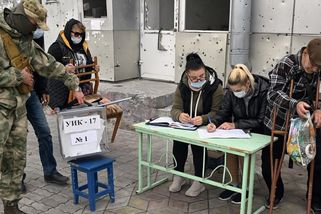 Rusko hlásí drtivý úspěch v referendech. Anexe má být blesková