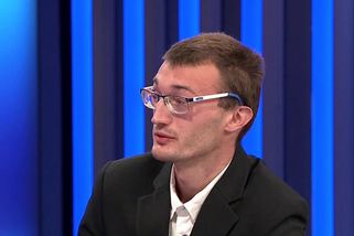 Za socialismu se žilo lépe. V politické diskuzi diváky poučoval komunista narozený v roce 2000 – eXtra.cz