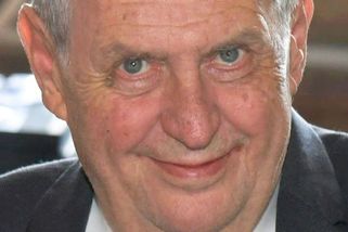 Mstivý Miloš Zeman ohlásil návrat do politiky. Patří ale na smetiště dějin - Médium.cz