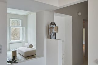 Odhalená původní výmalba je hlavní ozdobou rekonstruovaného bytu u karlovarské Kolonády - Novinky