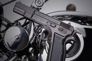 České zbrojovky dobývají svět, nyní s ikonickou pistolí CZ 75
