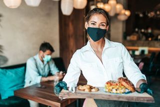 Česko najíždí na rakouský model. Hospody nebudou pro každého - Seznam Zprávy