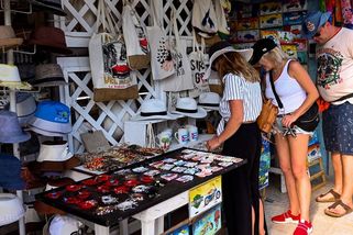 Dovolená bez návratu. V zahraničí uvázly desítky tisíc Rusů - Seznam Zprávy