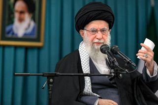 Hledá se vůdce Íránu. Šanci má muž, kterému by nevadila smrt poloviny lidí - Seznam Zprávy