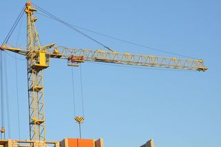 Stává se z Česka země nájemníků? Proč se situace na trhu s bydlením jen tak nezmění - Médium.cz