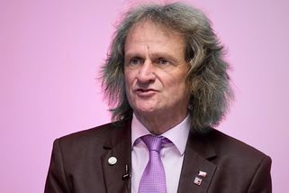 Rozpustilý Miroslav Ševčík srovnal inteligenci prezidenta republiky a Filipa Turka | Události Luďka Staňka