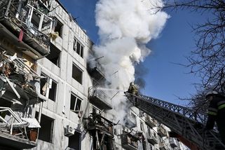 Válečný zločin. Rusové v Charkově použili proti sídlišti neřízené rakety - Novinky