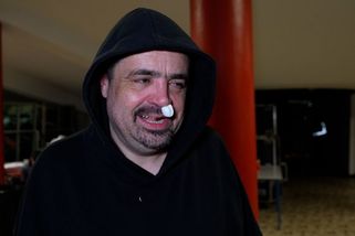 Zlomený nos a vulgarismy: Exstarosta Novotný dostal nakládačku a řekl, jak se na zápas připravoval v kriminále - Super.cz