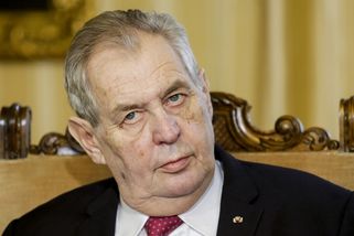 Randák: Když je prezident natolik chytrý, že volá z mobilu Nejedlého, tak se v odposlechu objeví - Novinky