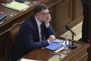 Vláda pokračuje v trhání rekordů. Schodek rozpočtu dosáhl v dubnu 200 miliard - Novinky