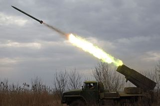 Rusové nastoupení na cvičišti čekali na velitele. Pozabíjely je ukrajinské rakety - Novinky