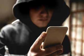 Patnáctiletí chlapci v Třeboni brutálně zbili mladíka. Je v kritickém stavu - Novinky