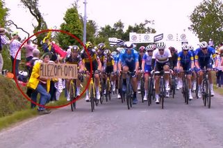 Policie zadržela divačku, která způsobila hromadný pád na Tour de France - Novinky