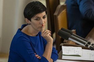 Pekarová: Jsem pro zmražení platů poslanců, ale ne na pět let - Seznam Zprávy