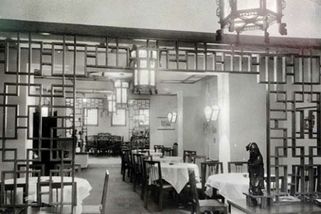 První čínská restaurace u nás byla už za socialismu. Pochutnávali si tam veksláci i Karel Gott - Médium.cz