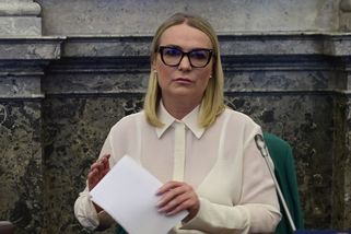 Černochová Babišovi: Vojáci nejsou štváči. Za padlé v Afghánistánu jste na letišti plakal, tak je teď neurážejte - Novinky