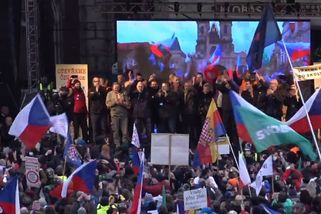 Rozehnat nedělní protest by bylo nebezpečné, míní Hamáček - Novinky