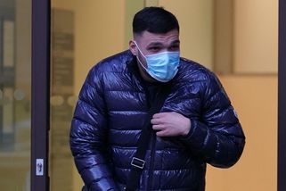 Napadli britského epidemiologa a natáčeli si to. Jeden jde do vězení, druhý má podmínku - Novinky