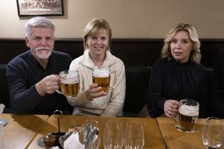 V pražské restauraci čekaly na Pavla desítky hlavně mladších lidí