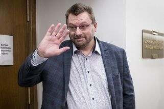 Volný šel ze Sněmovny rovnou na neschopenku, demonstruje ale vesele dál - Novinky