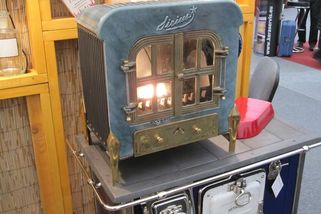 „Děkuji za peníze, dobře je využiji.“ Podfukář obral ženu, když prodávala kamna - Novinky