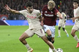 50 milionů v kapse, luxusní posila na střídačce. Zajímavosti z dokonalé slávy Sparty - Sport.cz