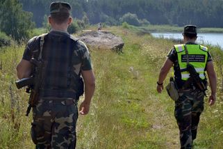 Na hlídce u běloruské hranice. Tohle jsme ještě nezažili, říkají strážci - Seznam Zprávy