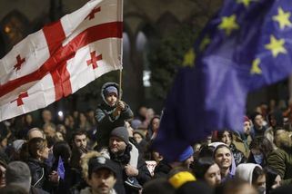 Ruská chapadla v Gruzii: Lidé chtějí do EU, politici tvrdě brání. Jsme rukojmí, říká expertka