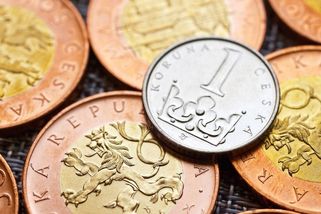 Koruna by mohla oslabit až na 28 Kč za euro - Novinky