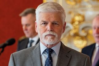 Lidé hodnotí prezidenta pozitivně. Nejvíce v tom, jak reprezentuje zemi a dbá o vážnost úřadu - Novinky