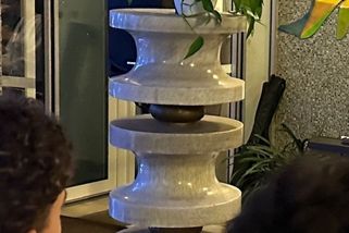 Mramorovou fontánu ve Vysokém Mýtě zbourali. Nikdo netušil, že jde o umělecké dílo - Novinky